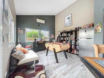 Maison - 210 m² - 6 pièces