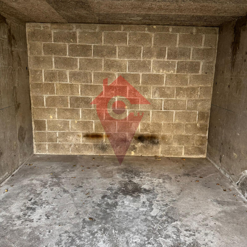 Parking / Garage - 25 m²