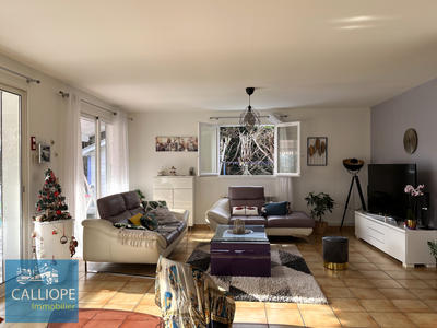 Maison - 104 m² - 4 pièces