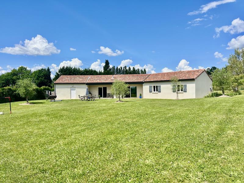 Maison traditionnelle - 150 m² - 5 pièces