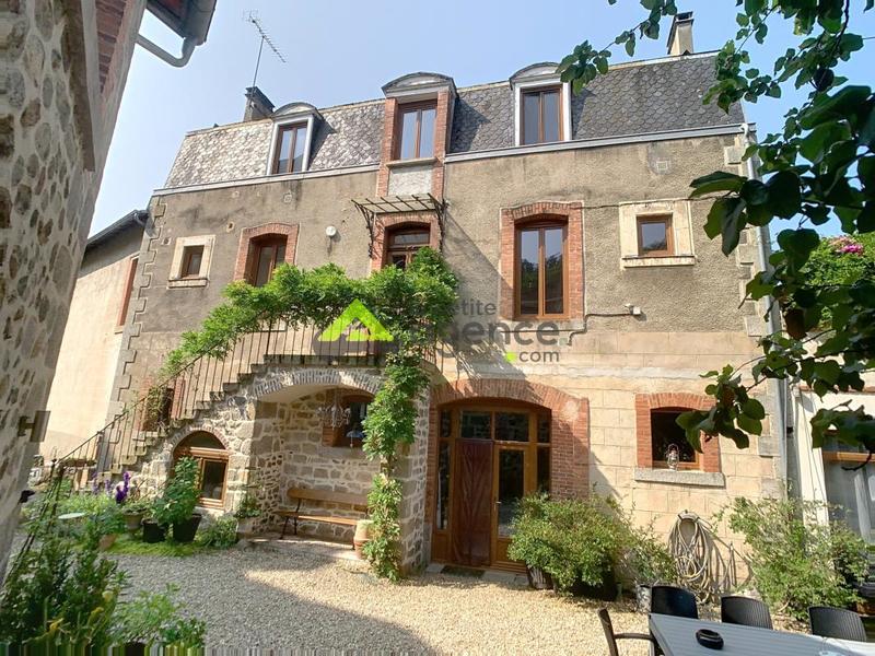 Maison de maîtres - 266 m² - 9 pièces