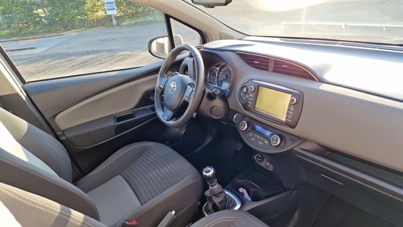 Toyota Yaris Pro My19 110 Vvt-I France Business