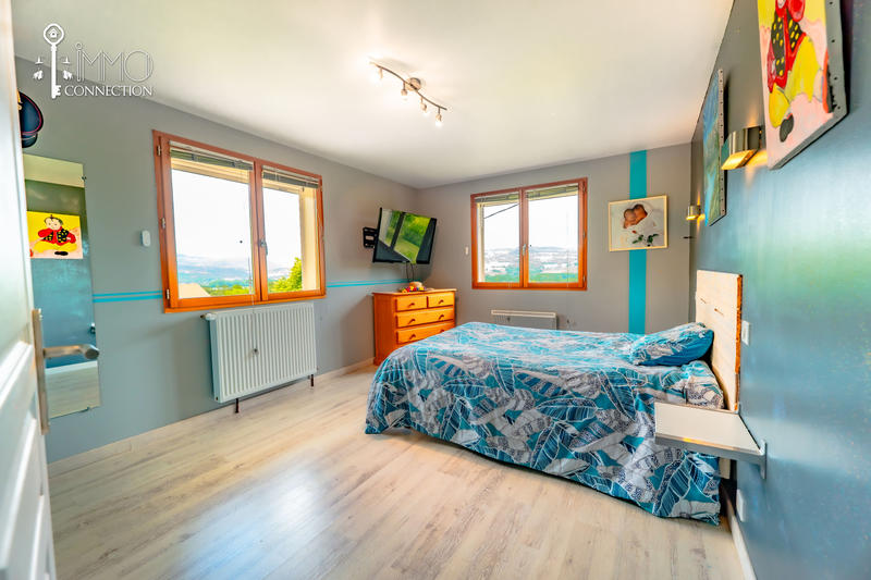 Villa - 167 m² - 6 pièces