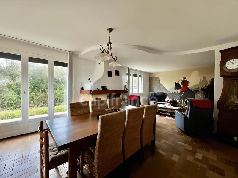 Maison - 200 m² - 6 pièces