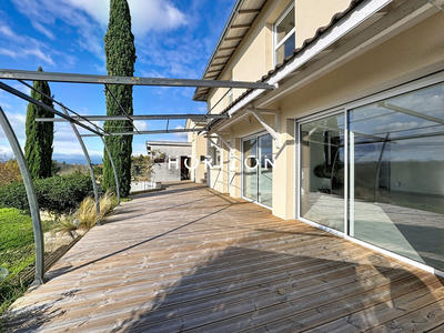 Maison contemporaine - 216 m² - 8 pièces