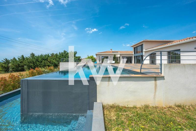 Maison - 350 m² - 8 pièces