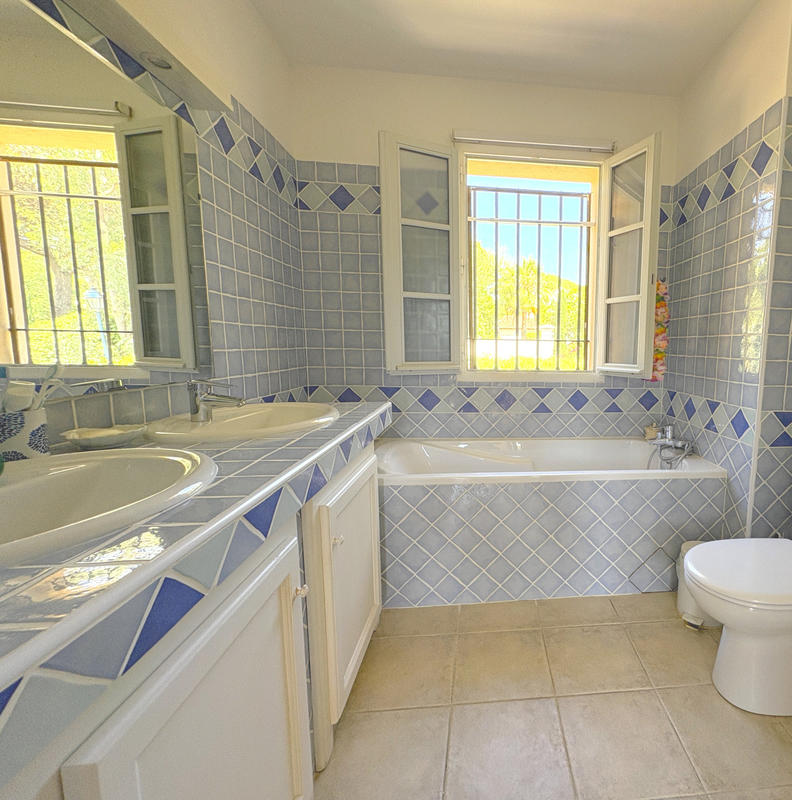 Villa - 130 m² - 4 pièces