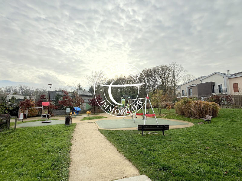 Maison - 96 m² - 5 pièces