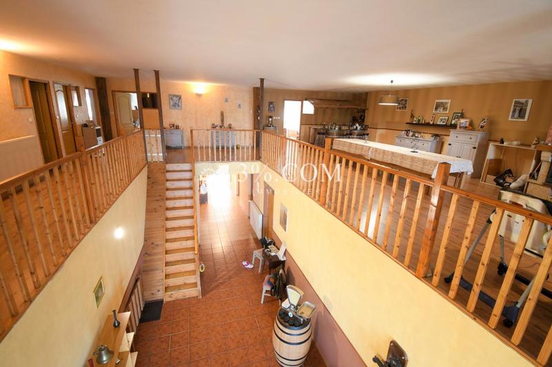 Maison de village - 390 m² - 7 pièces