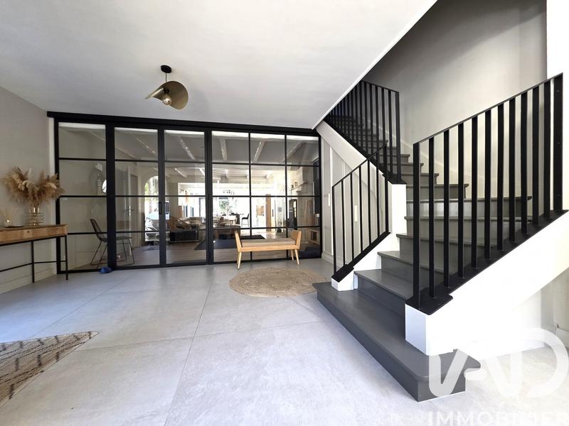 Maison - 210 m² - 7 pièces