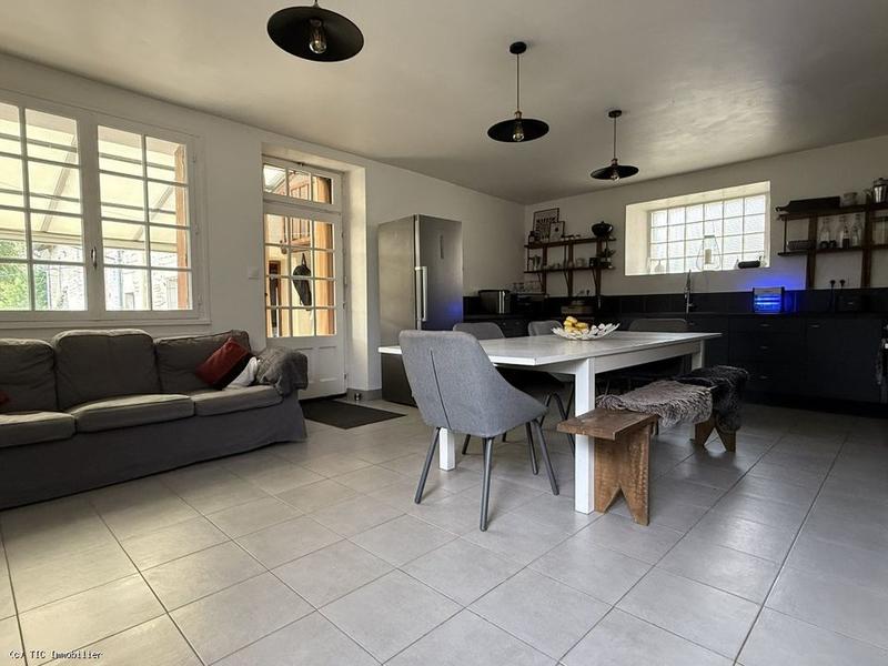 Maison de village - 315 m² - 11 pièces