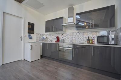 Appartement - 92 m² - 6 pièces