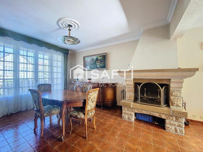 Maison - 141 m² - 8 pièces