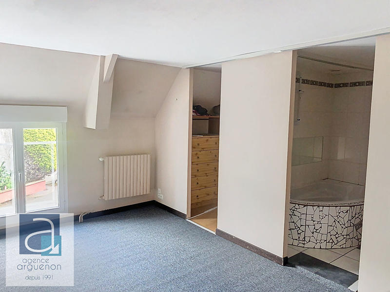 Maison - 219 m² - 7 pièces