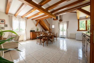 Maison - 208 m² - 6 pièces