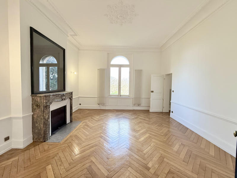 Appartement - 178 m² - 6 pièces