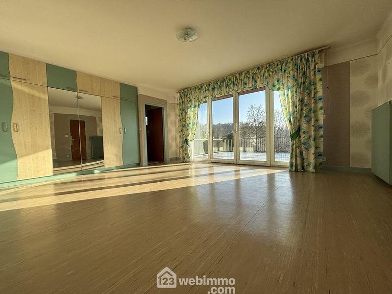 Maison - 370 m² - 11 pièces