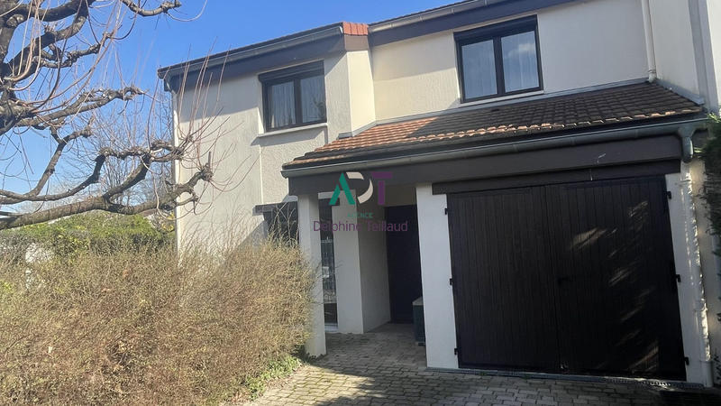 Maison - 121 m² - 6 pièces