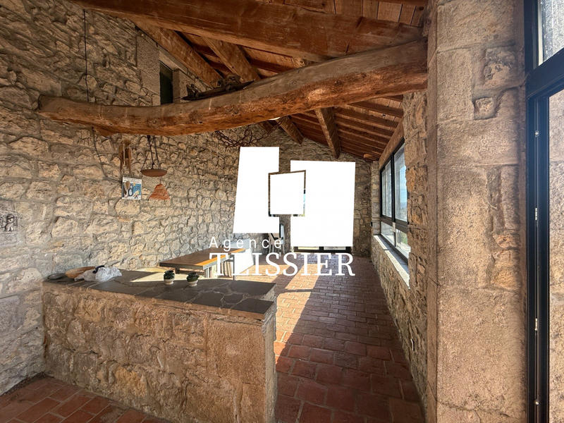 Mas - 450 m² - 14 pièces