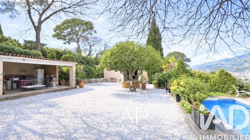 Maison de maîtres - 240 m² - 6 pièces