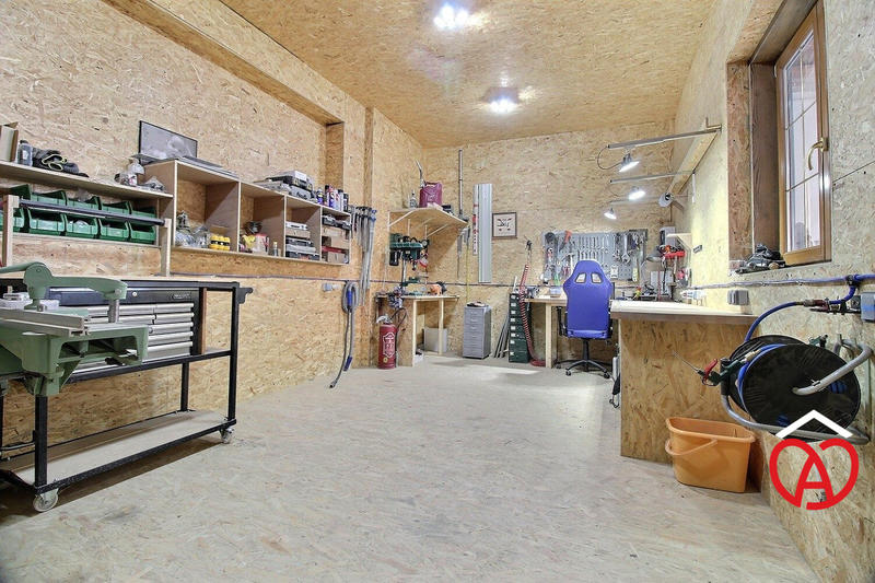 Maison - 229 m² - 7 pièces