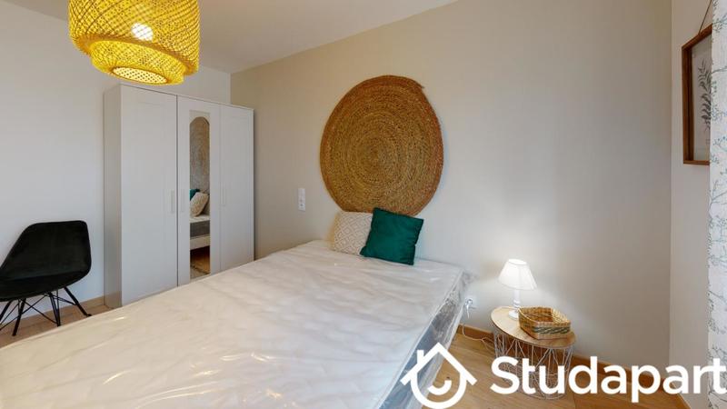 Chambre - 12 m² - 1 pièce