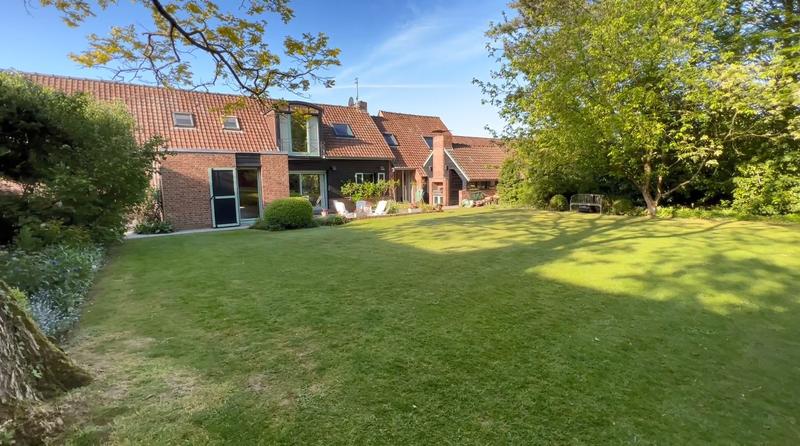 Maison - 206 m² - 8 pièces