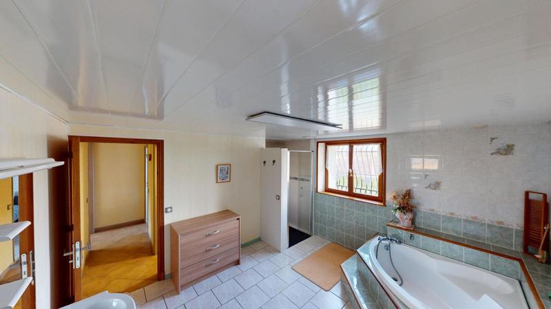 Maison - 220 m² - 9 pièces