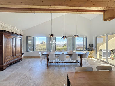 Maison - 210 m² - 9 pièces