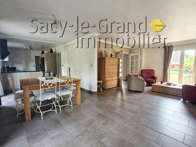 Maison - 204 m² - 8 pièces