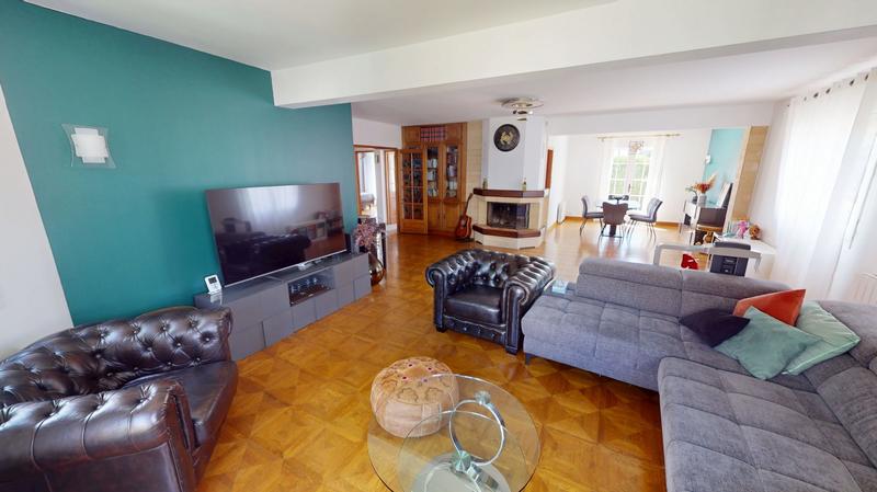 Maison - 180 m² - 6 pièces