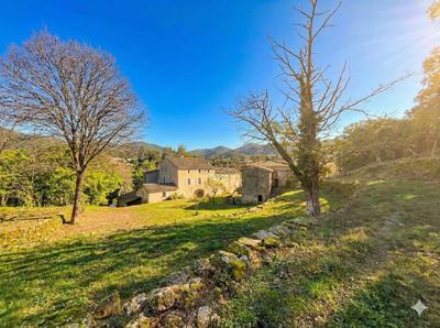 Propriété - 190 m² - 7 pièces