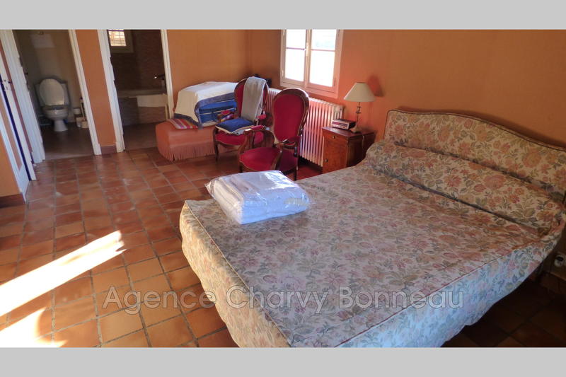 Propriété - 213 m² - 7 pièces