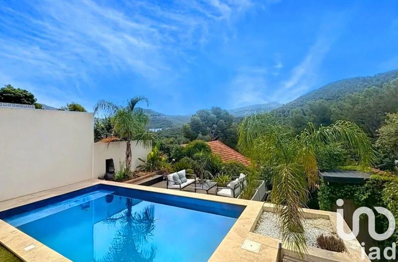 Maison - 142 m² - 6 pièces