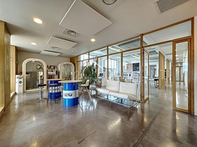 Loft - 311 m² - 8 pièces