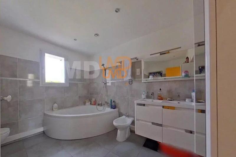 Longère - 205 m² - 9 pièces