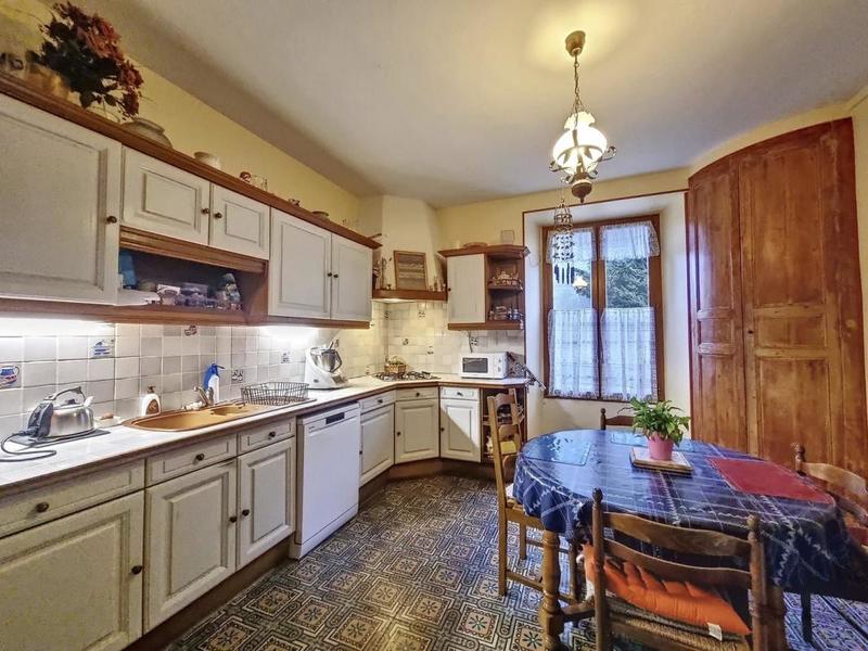 Maison - 186 m² - 6 pièces