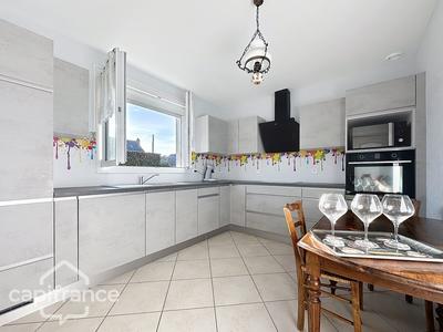 Maison - 96 m² - 4 pièces