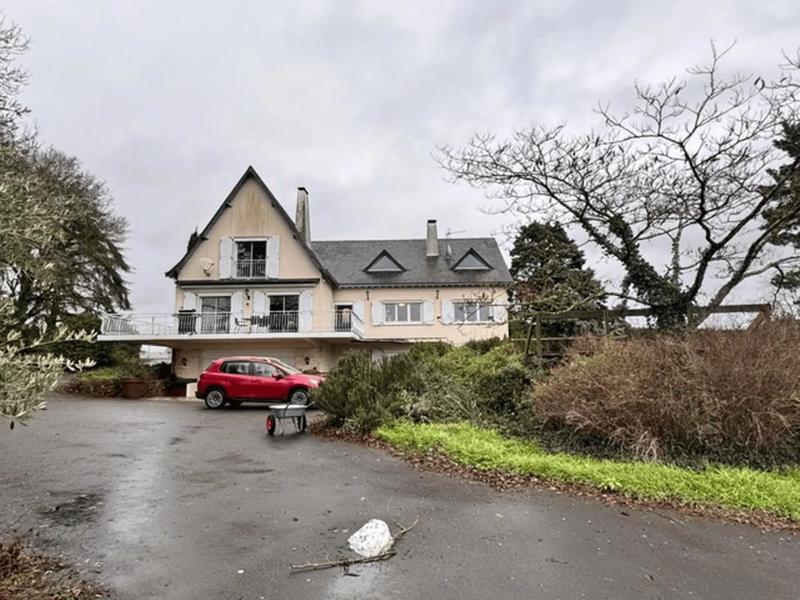 Maison - 309 m² - 10 pièces