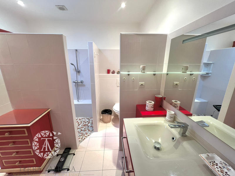 Maison - 197 m² - 5 pièces