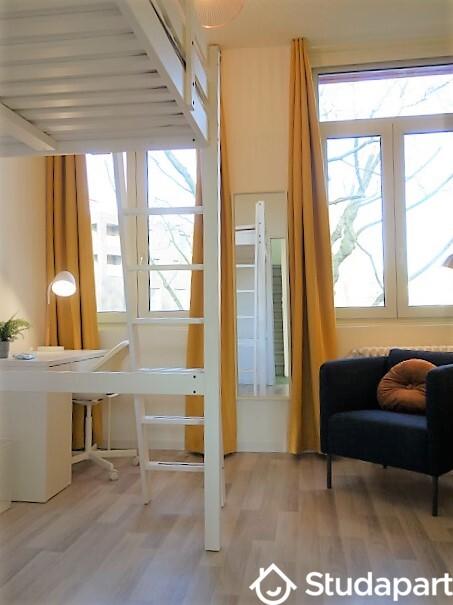 Chambre - 75 m² - 1 pièce