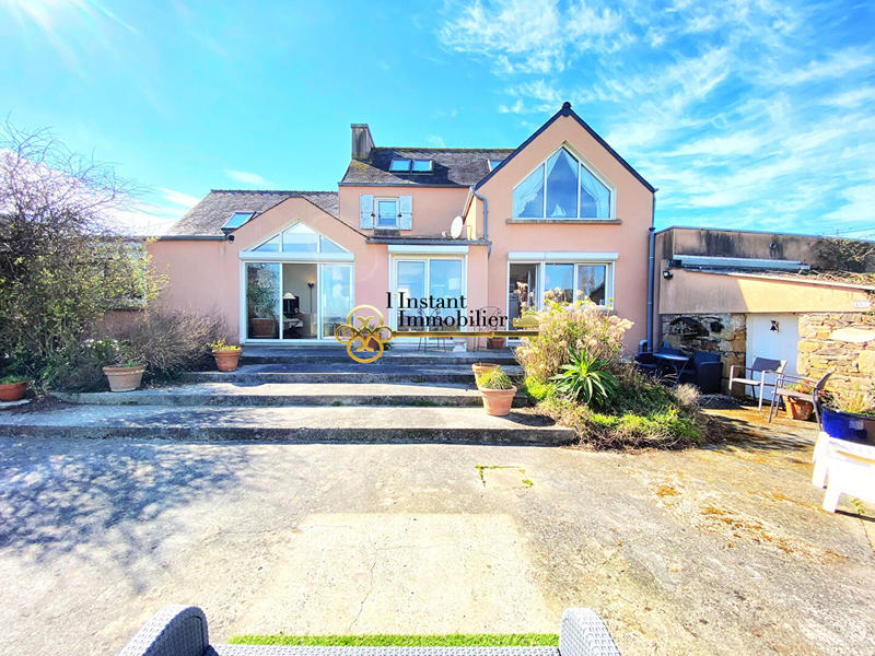 Maison - 190 m² - 8 pièces