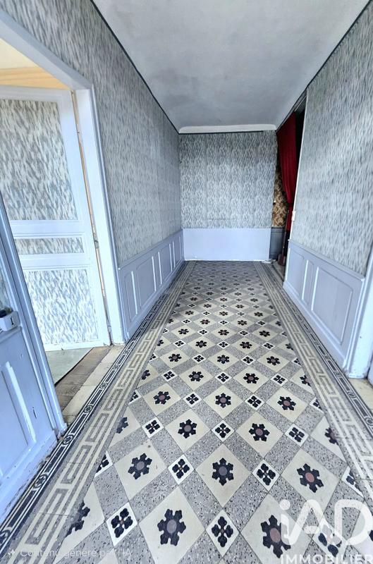 Maison - 210 m² - 8 pièces