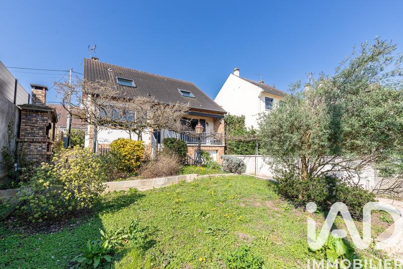 Maison - 181 m² - 7 pièces