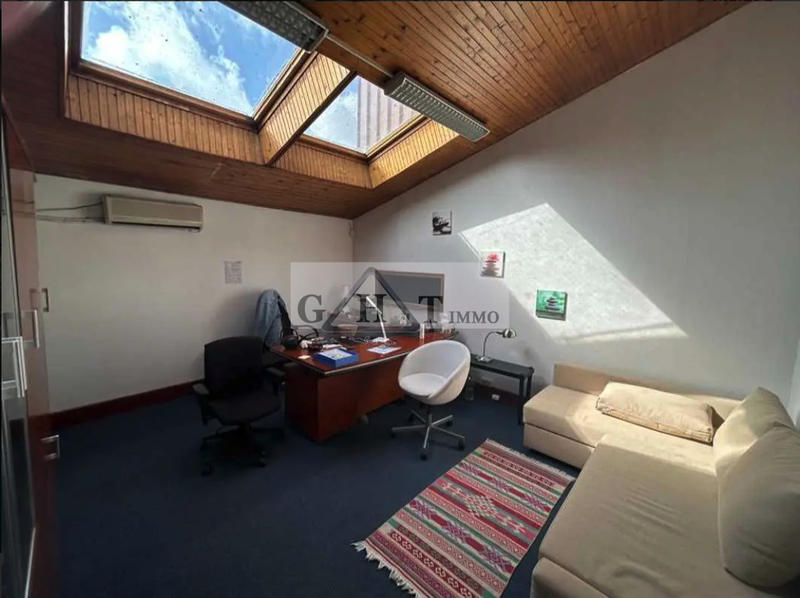 Entrepôt - 1 169 m²