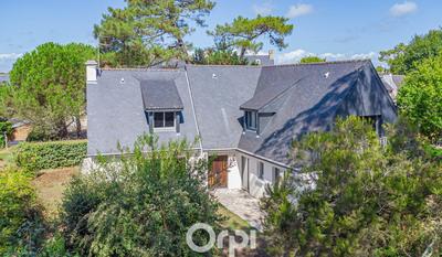 Maison - 205 m² - 11 pièces