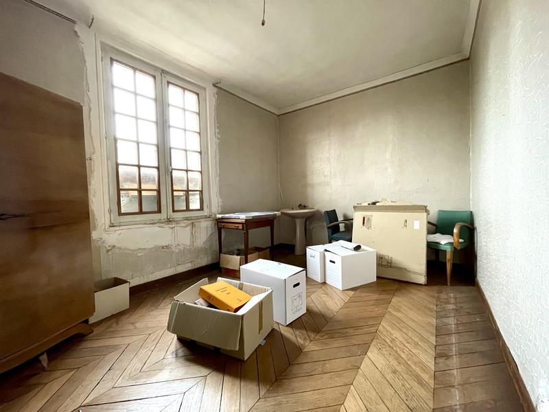 Maison - 274 m² - 12 pièces