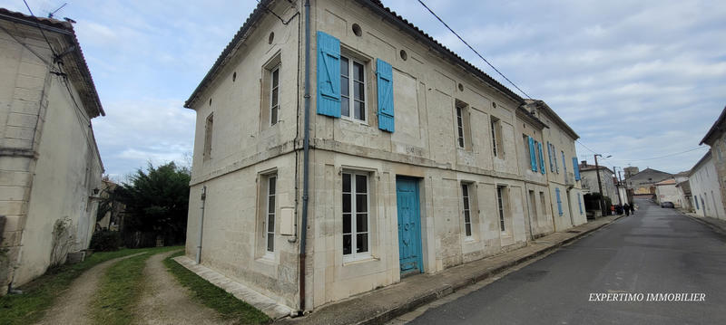 Maison de village - 305 m² - 12 pièces