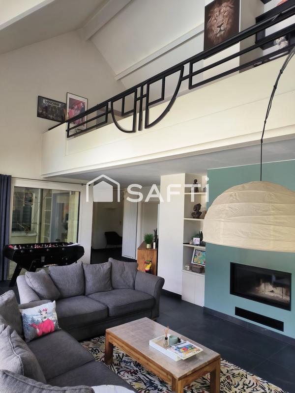 Maison - 247 m² - 10 pièces