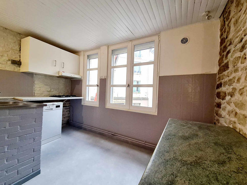 Maison - 280 m² - 10 pièces